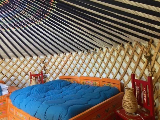 Luxe tent La Yourte De La Mariotte Montredon